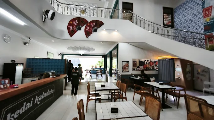 Suasana Kedai Kaladulu Surabaya